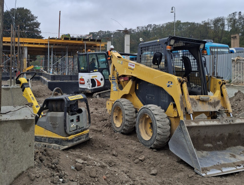 Minirýpadlá: Kedy sa oplatí ich prenájom a ako ich využiť